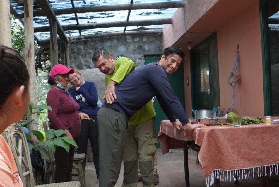 Hacienda Verde - making poltice in Ecuador